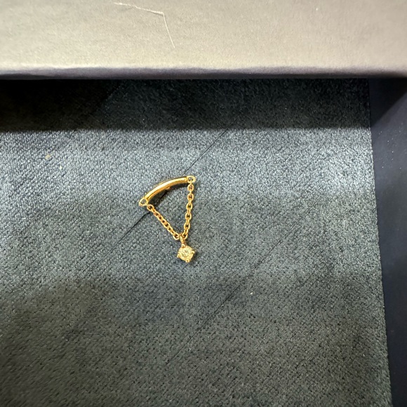 SOLD!! Maria Tash Prong Set Diamond Drape Threaded Stud Earring - Picture 7 of 12